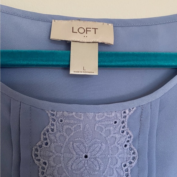 Ann Taylor LOFT Baby Blue Embroider Detail Top - Size L - Picture 3 of 5